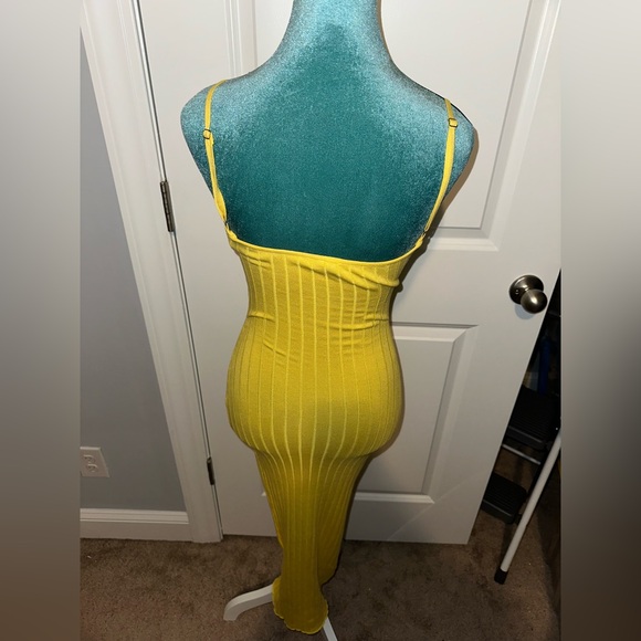 Yellow Maxi Dress 👗✨ - Picture 3 of 10